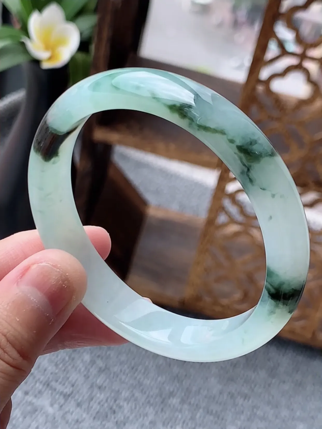 a货翡翠老坑种飘花正装正圈手镯56-57圈口 尺寸56×11.5×6.7mm 重量43.45g 0622