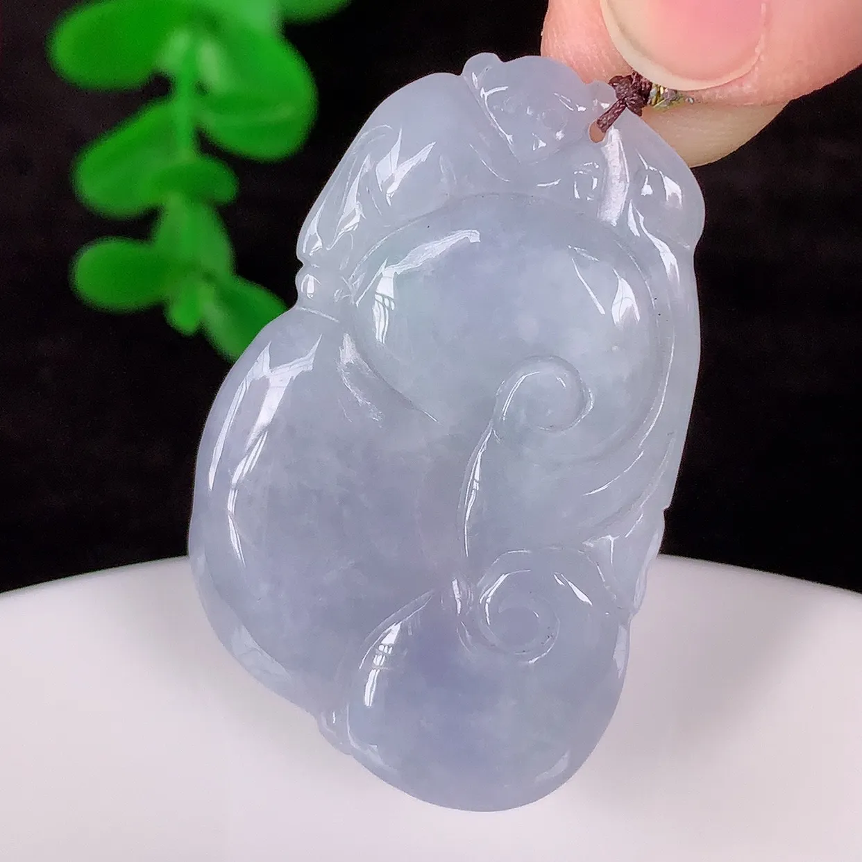 自然光实拍，冰糯种紫罗兰翡翠如意吊坠，翡翠如意，上身效果非常美，饱满大气，工艺美，万事如意，如意一生 #51.21