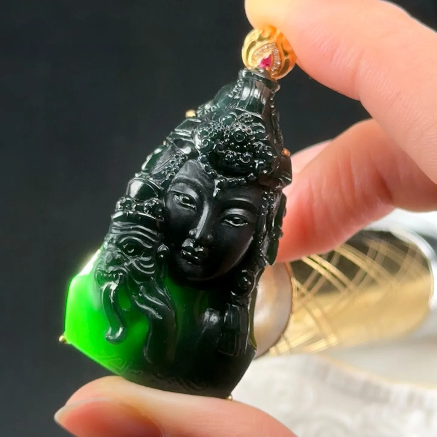 精品18k墨翠扎基拉姆
