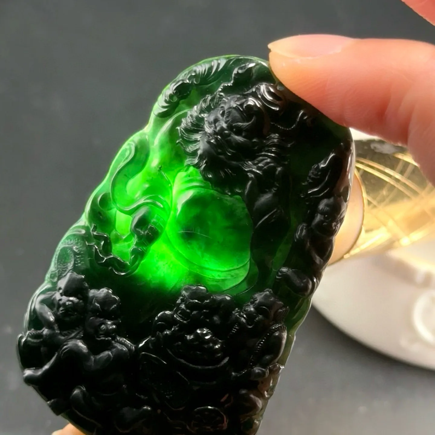 精品墨翠钟馗 种好色正 黑度极好 打灯通透 油性十足