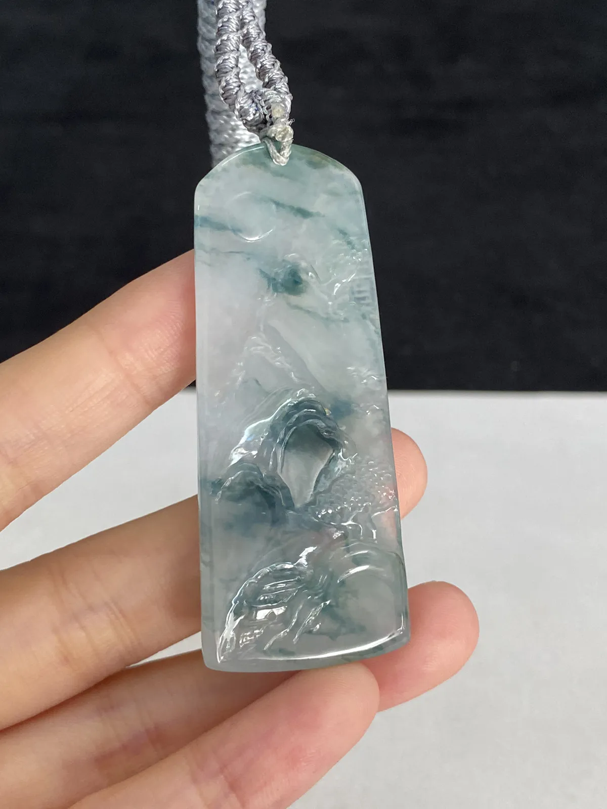 翡翠冰糯种飘绿山水牌