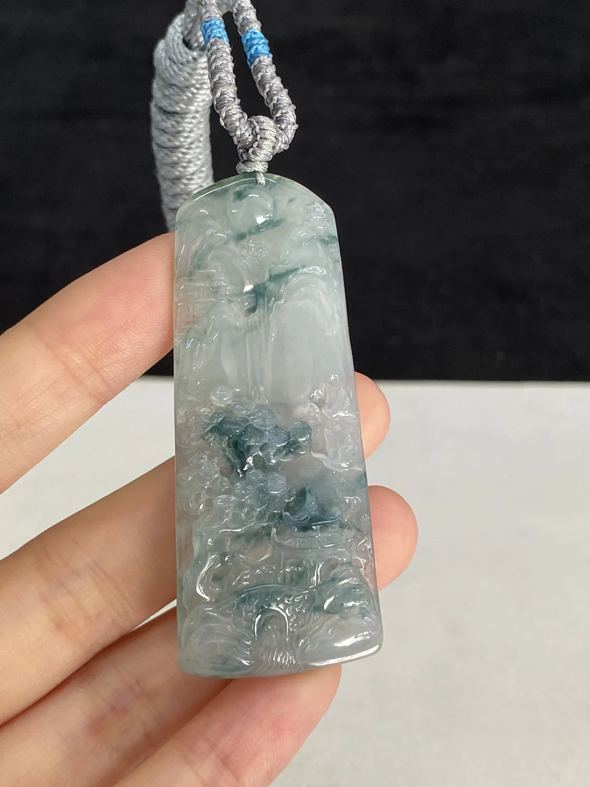 翡翠冰糯种飘绿山水牌