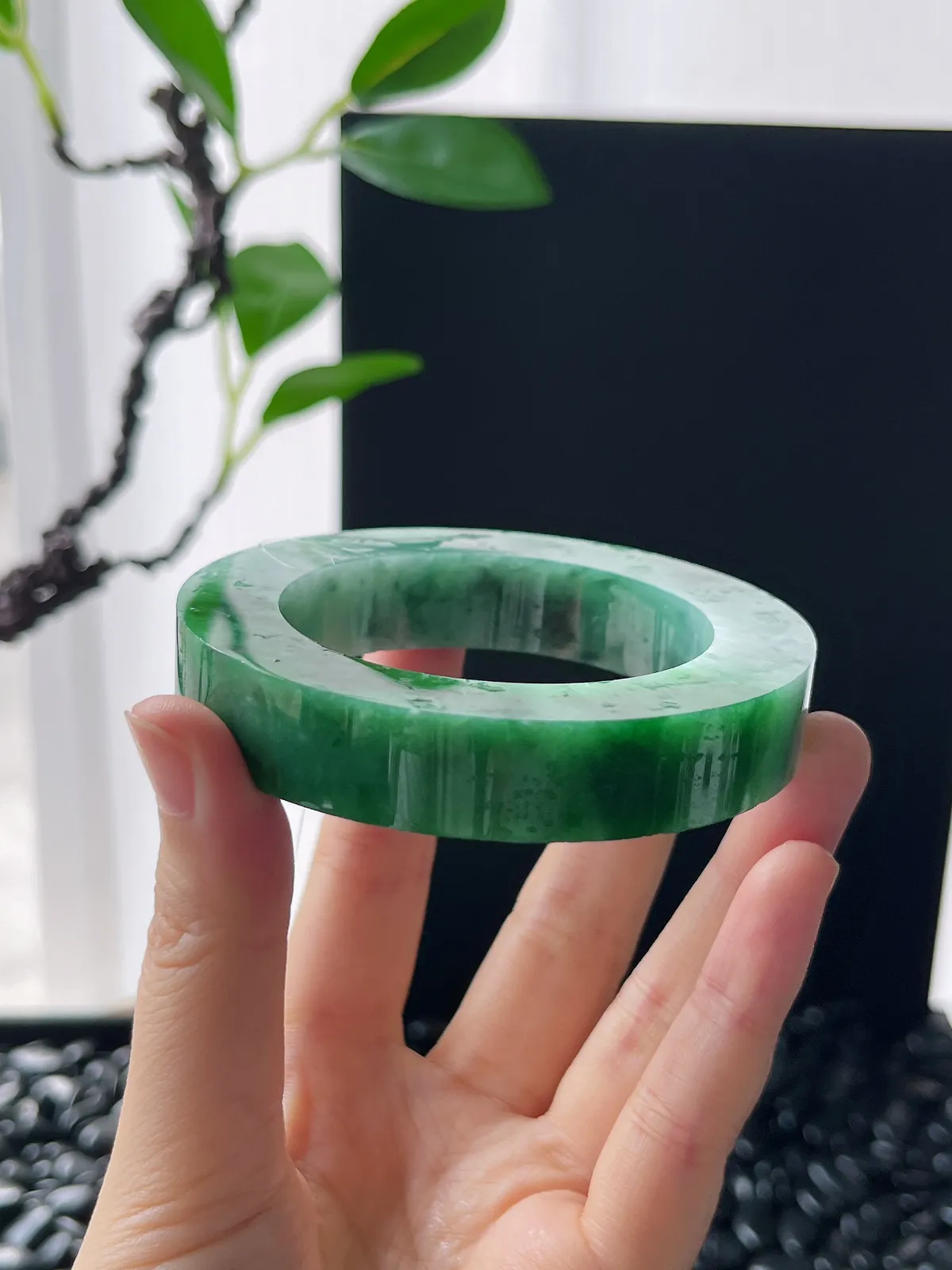 翡翠镯饼，⭕️正圈最大做57，圆条最大做53；最小做50.5