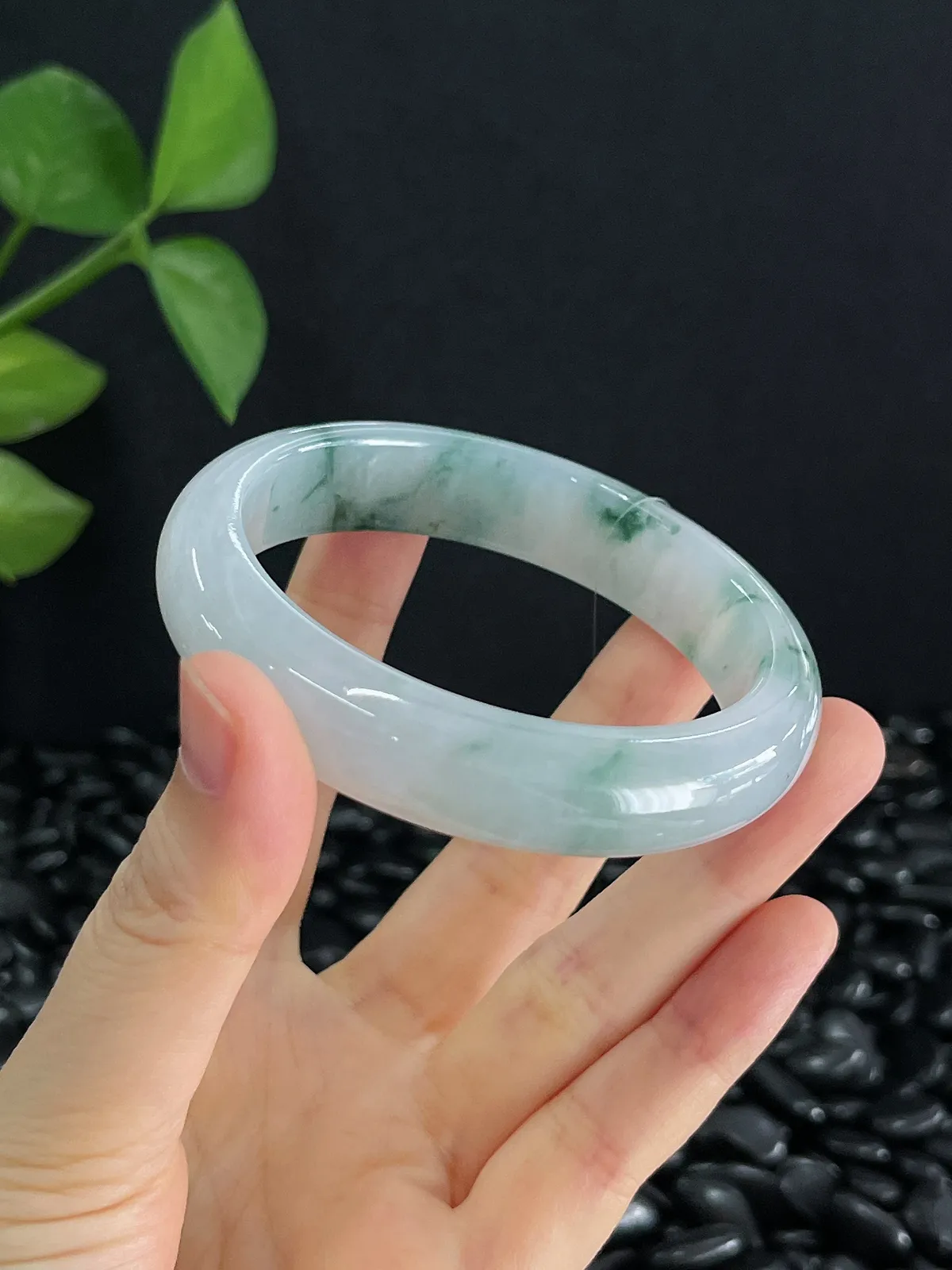 正圈55.8圈口，翡翠冰糯种白色手镯