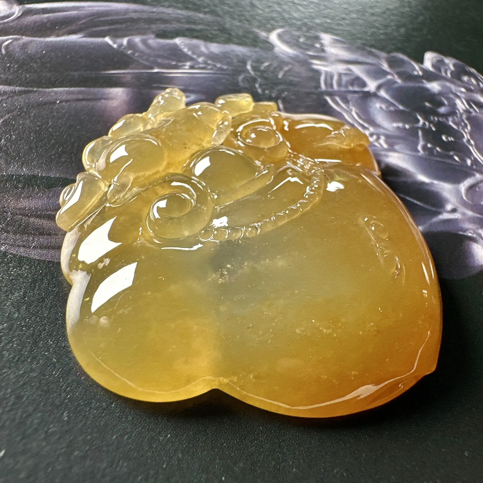 【冰种黄翡如意】马上有钱，稀缺的大块黄翡，难得的冰润度，难得的好颜色，韵味十足，古色古香