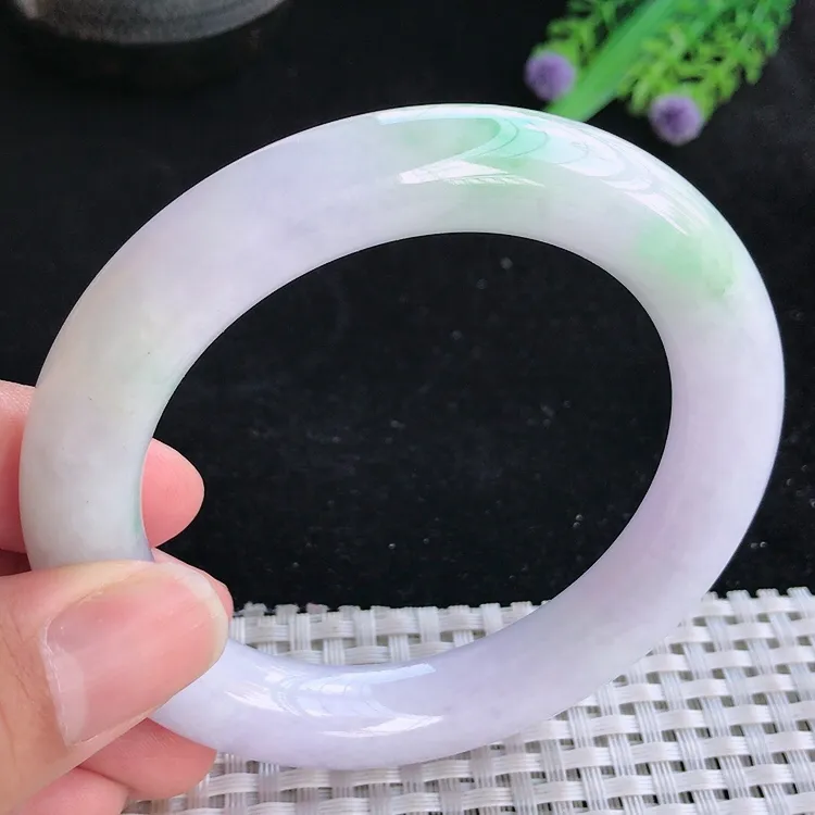 自然光56.5/11.6/11.3老坑精美温润淡紫飘绿圆条手镯翡翠玉镯美人镯
