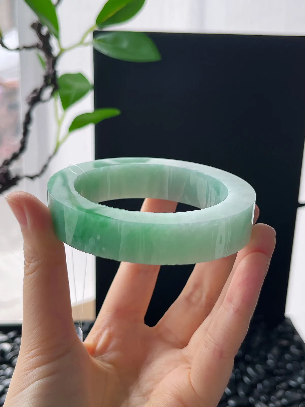 翡翠镯饼，⭕️正圈最大做58，圆条最大做54；最小做55.7
