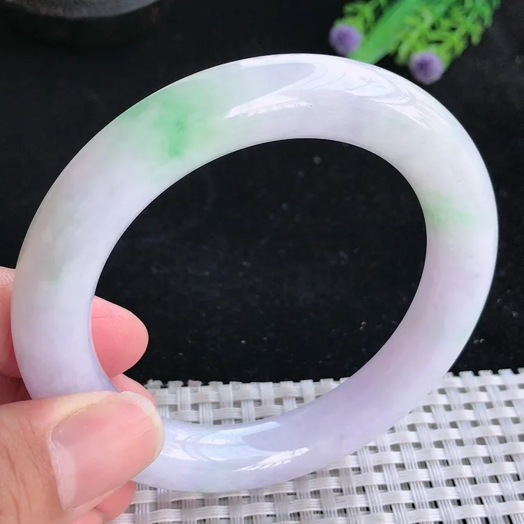 自然光56.5/11.6/11.3老坑精美温润淡紫飘绿圆条手镯翡翠玉镯美人镯