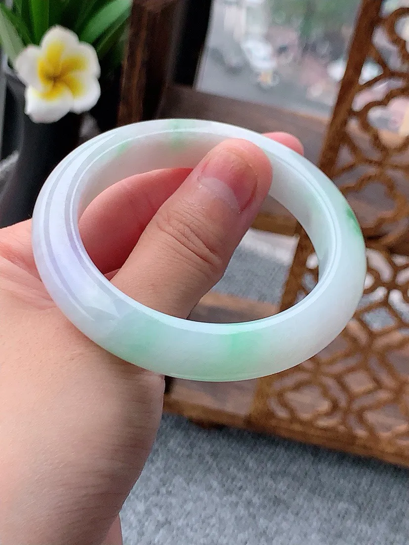 a货翡翠老坑春彩紫罗兰飘绿正装正圈手镯51-52小圈口 尺寸51×10.4×8.5mm 重量49.23g 0617