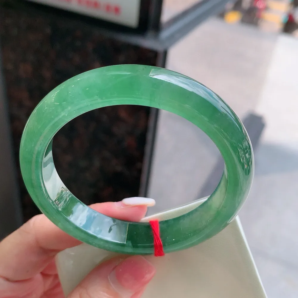 正圈冰玻啤酒绿 无瑕 尺寸:55.8/12.2/8.4 种色俱佳