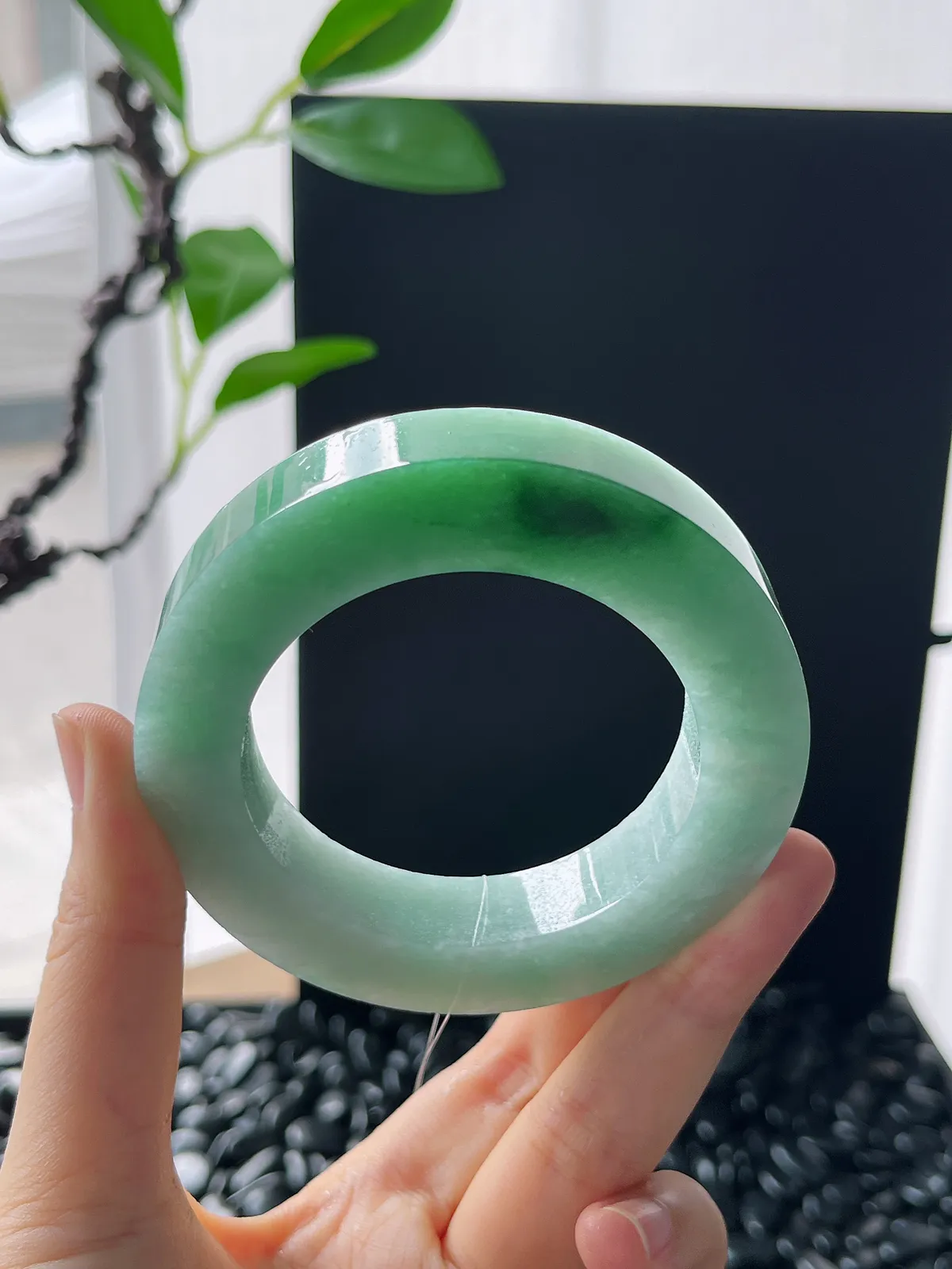 翡翠镯饼，⭕️正圈最大做57，圆条最大做53；最小做50.4