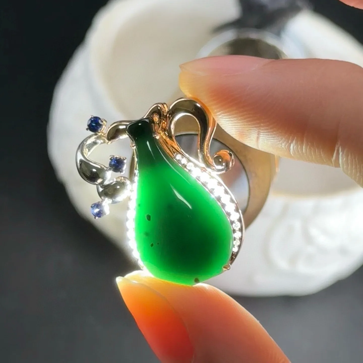 精品18k重金豪镶墨翠花瓶 寓意平安喜乐 花开富贵