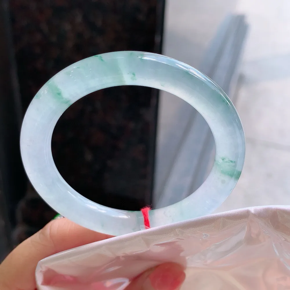 圆条冰玻飘花 无瑕 尺寸:51.6/8.8 花美 种水好