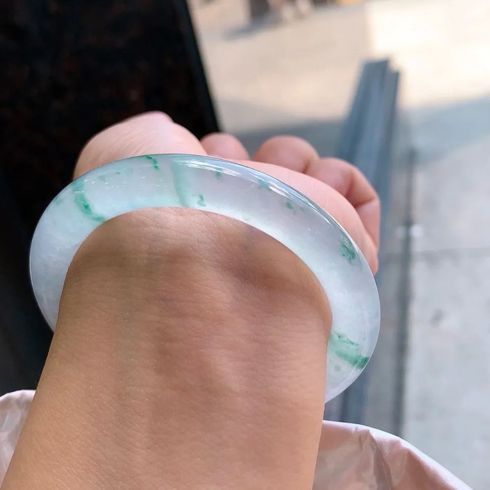 圆条冰玻飘花 无瑕 尺寸:51.6/8.8 花美 种水好