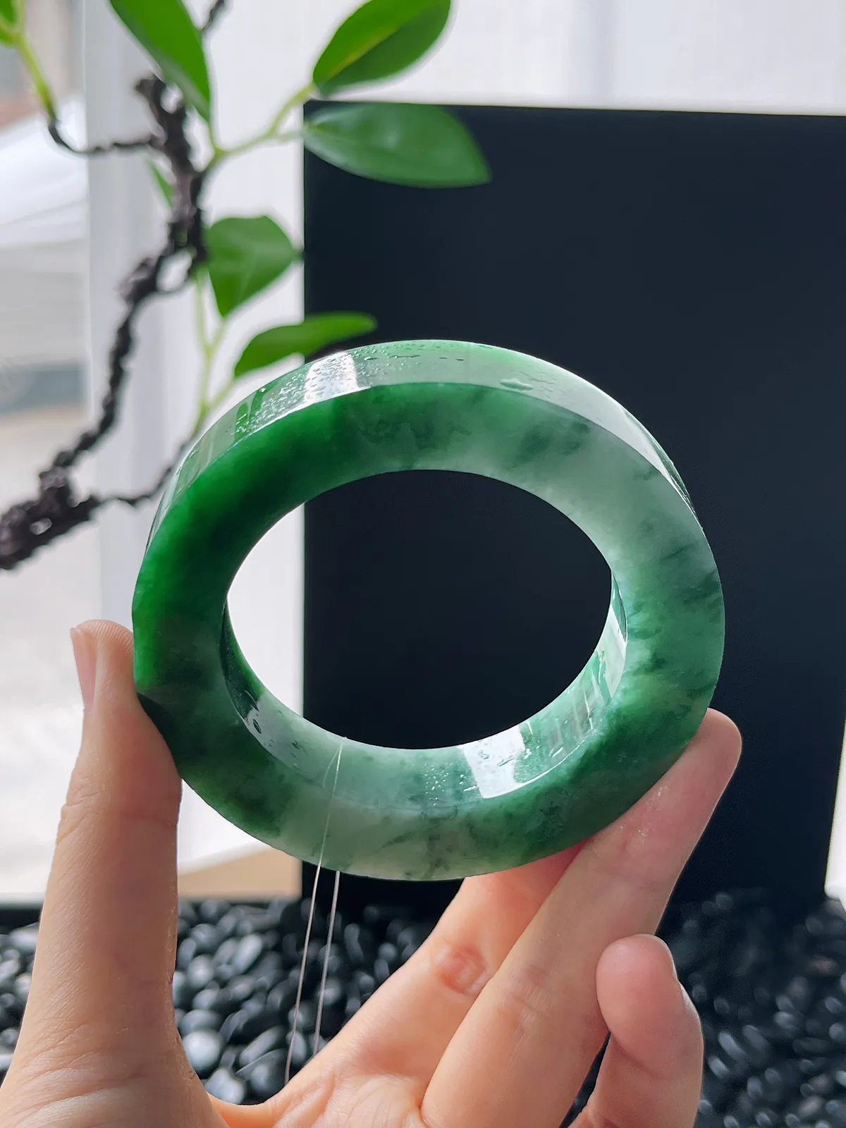 翡翠镯饼，⭕️正圈最大做57，圆条最大做53；最小做50.5