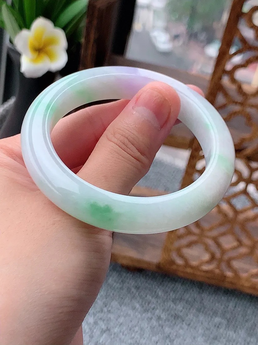 a货翡翠老坑春彩紫罗兰飘绿正装正圈手镯51-52小圈口 尺寸51×10.4×8.5mm 重量49.23g 0617