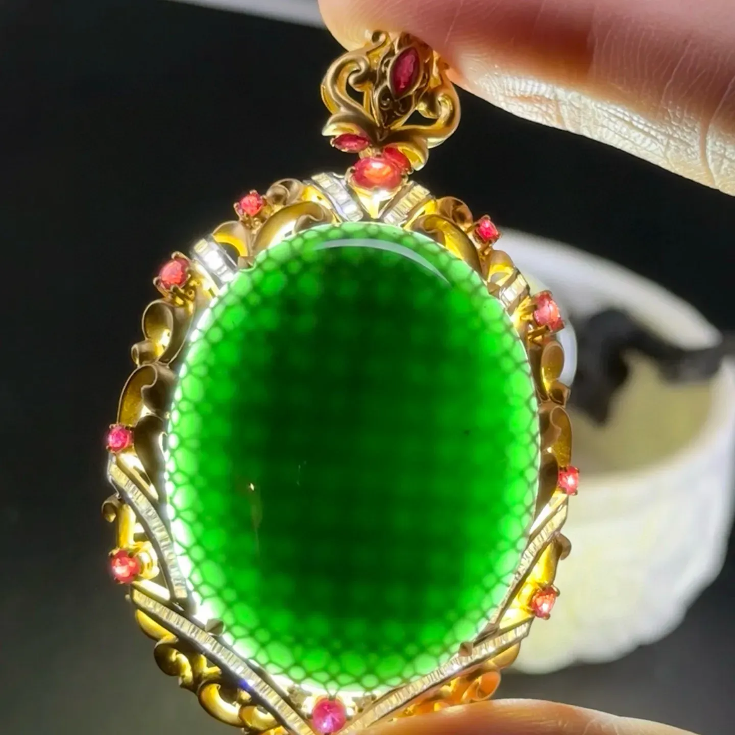 精品豪镶墨翠大蛋面 种好色正 黑度极好 打灯通透 油性十足