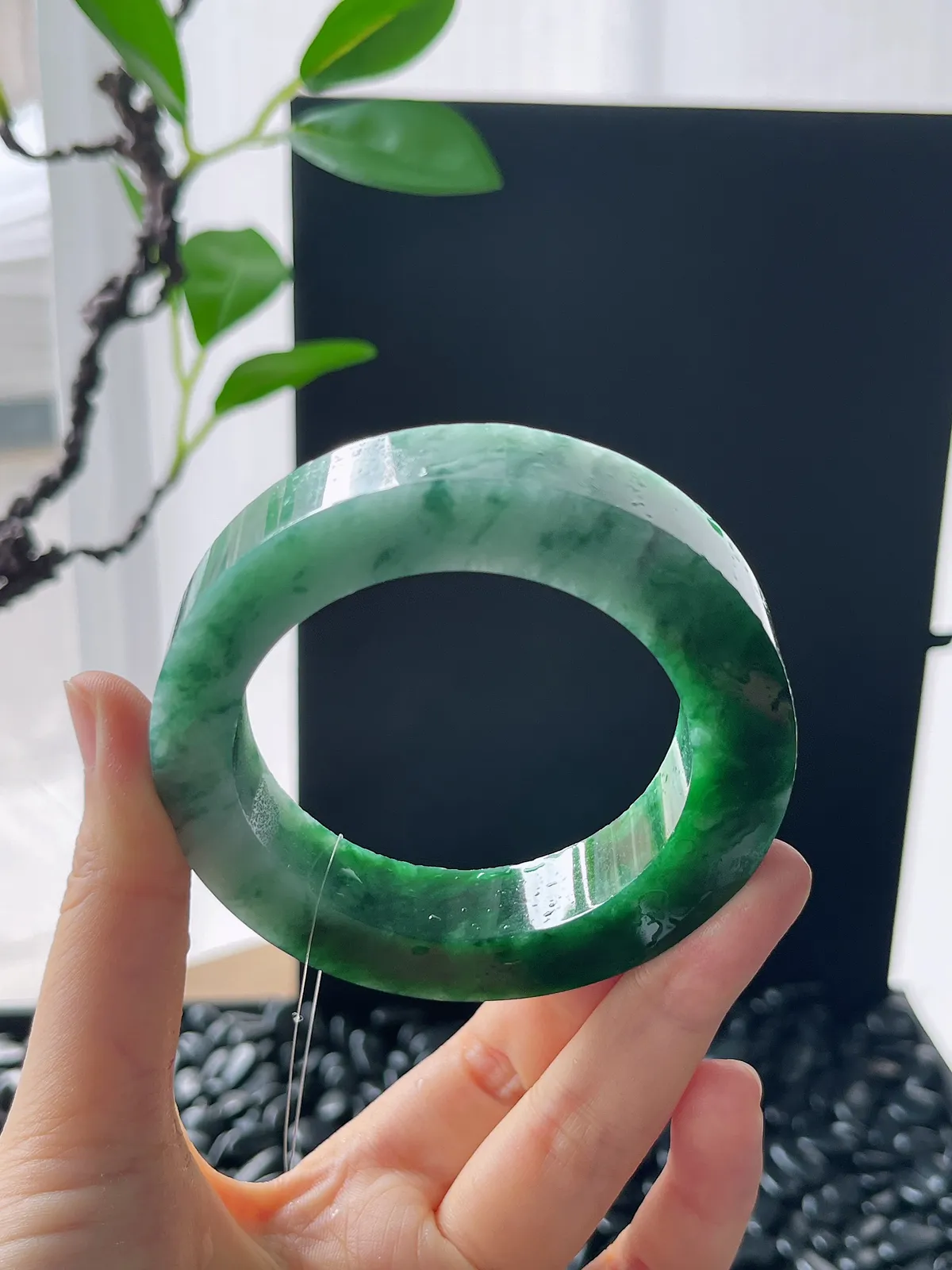 翡翠镯饼，⭕️正圈最大做57，圆条最大做53；最小做52.6