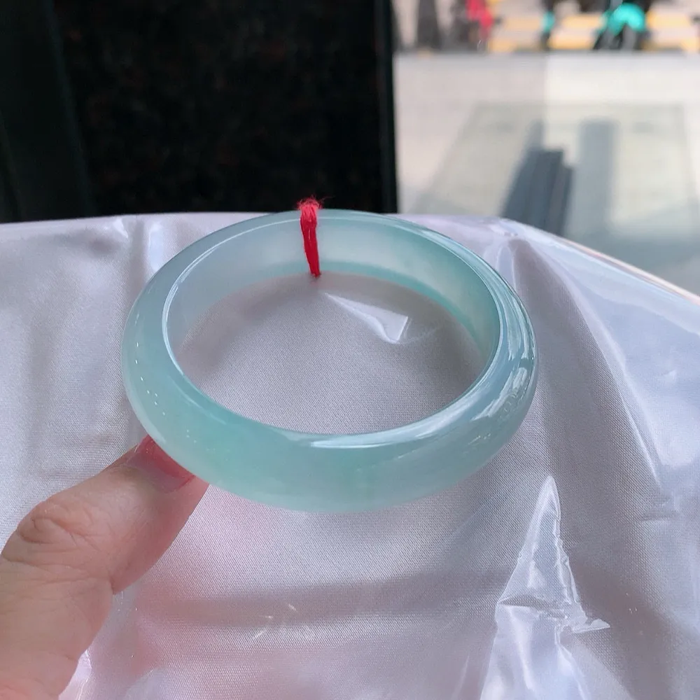 正圈冰玻种 无瑕 尺寸:54.8/12.6/8.5种水好