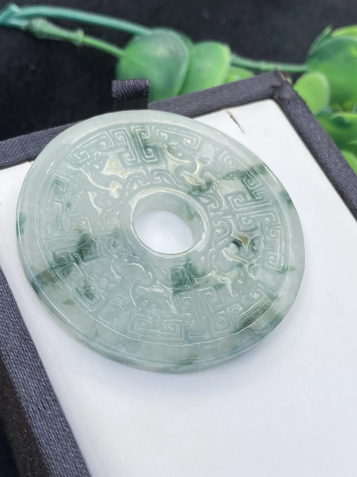 推荐【古龙纹平安扣】水润，细腻，大件，飘花优雅，有君子之风，无纹裂，品相佳～～