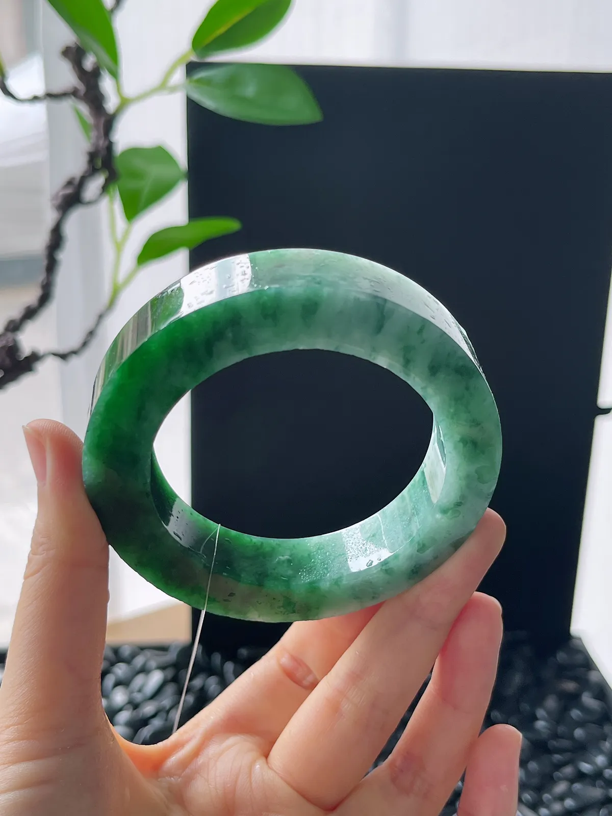 翡翠镯饼，⭕️正圈最大做57，圆条最大做53；最小做52.6