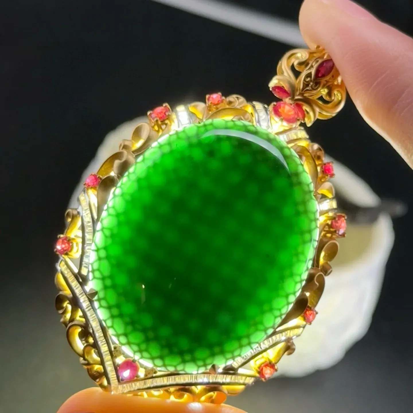 精品豪镶墨翠大蛋面 种好色正 黑度极好 打灯通透 油性十足