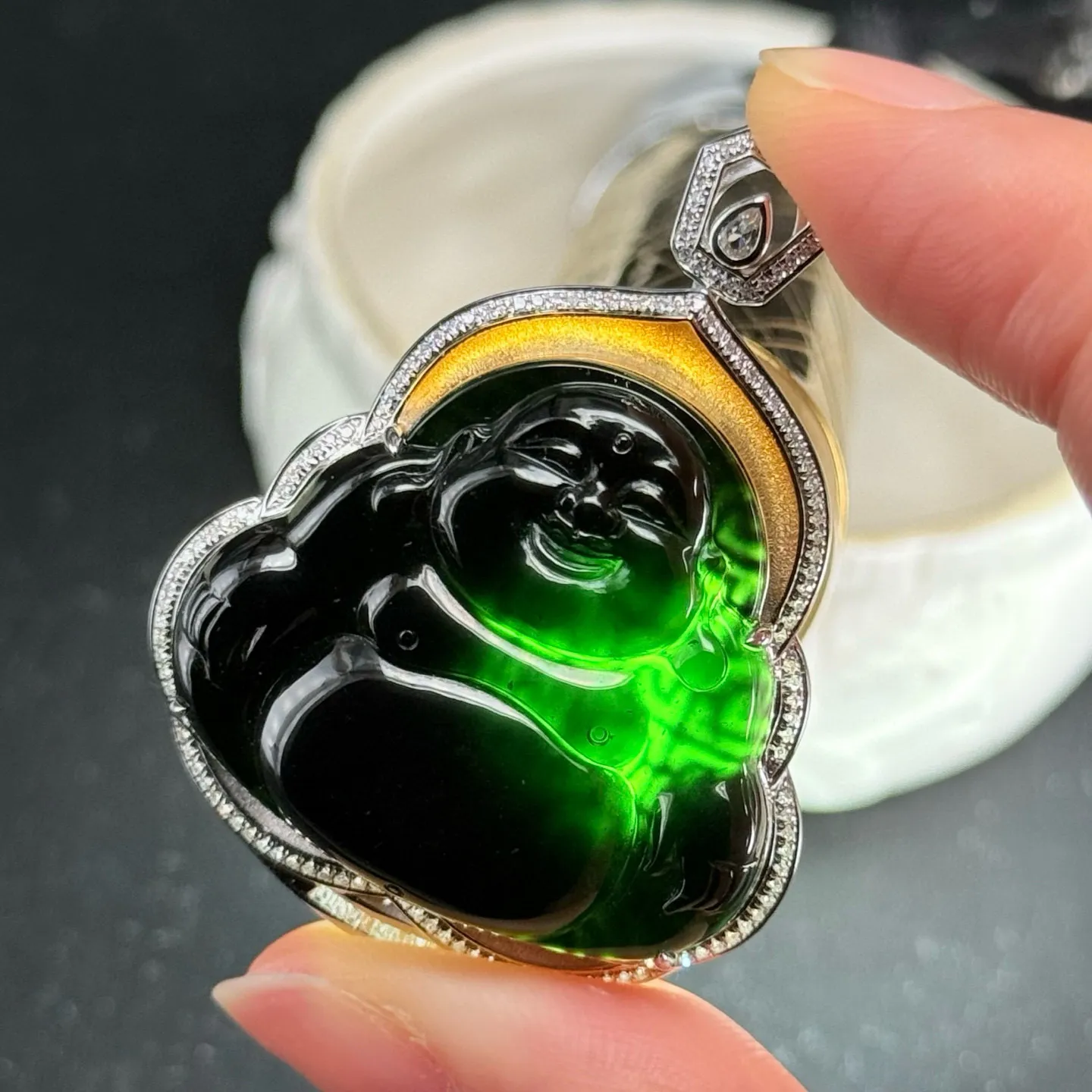 精品18k墨翠大肚佛 种好色正 黑度极好 打灯通透 油性十足 尺寸45.9