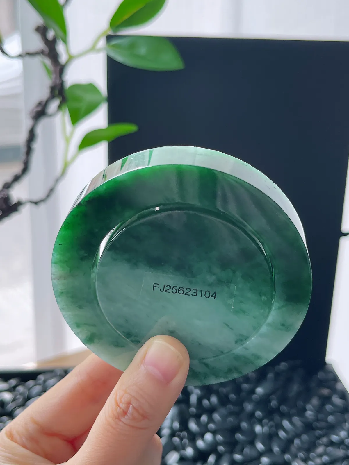 翡翠镯饼，⭕️正圈最大做57，圆条最大做53；最小做52.6