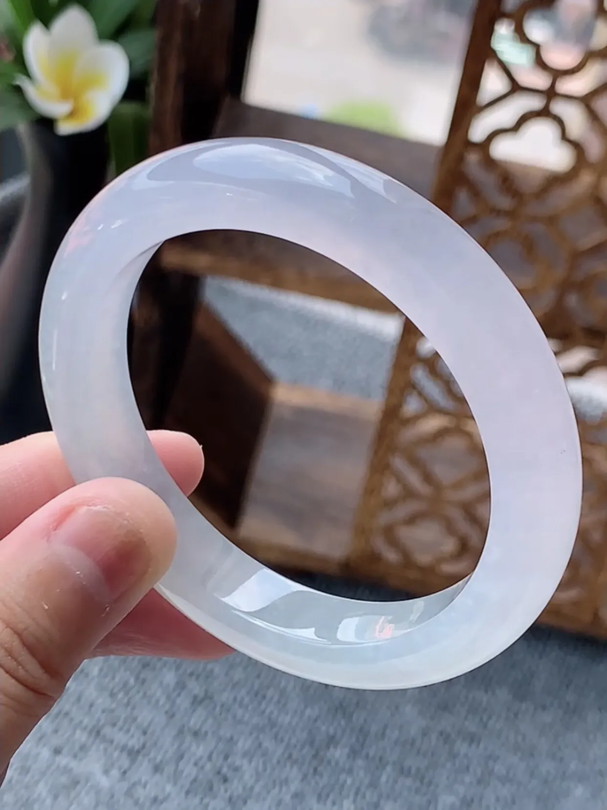 a货翡翠老坑冰种白月光正装正圈手镯54-55圈口 尺寸54.8×10.5×8.4mm 重量52.60g 0622