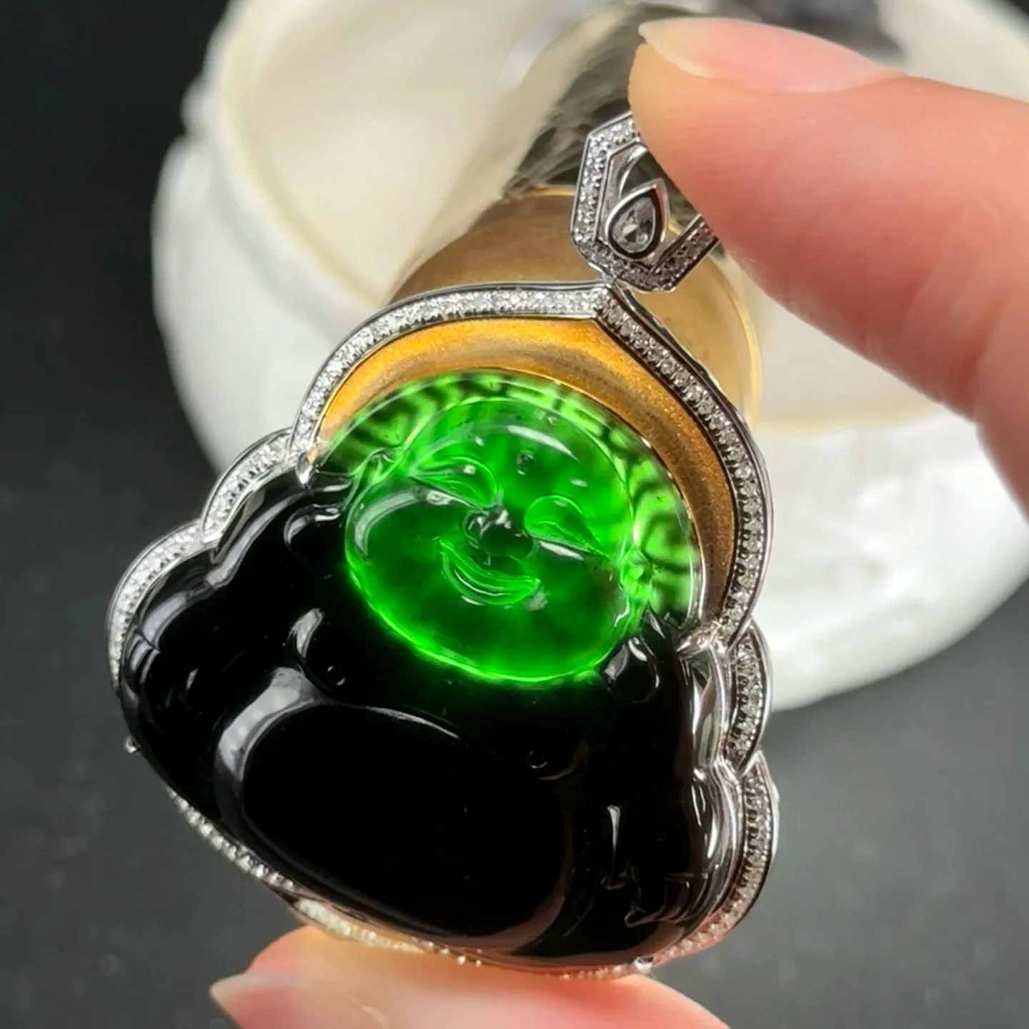 精品18k墨翠大肚佛 种好色正 黑度极好 打灯通透 油性十足 尺寸45.9