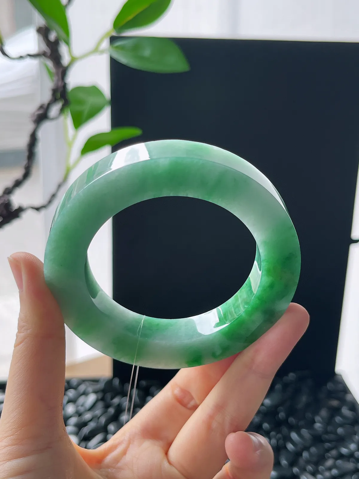 翡翠镯饼，⭕️正圈最大做58，圆条最大做54；最小做51.7