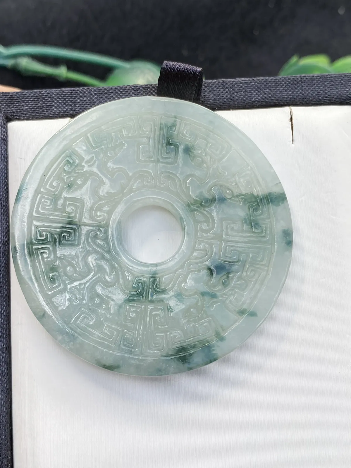 推荐【古龙纹平安扣】水润，细腻，大件，飘花优雅，有君子之风，无纹裂，品相佳～～