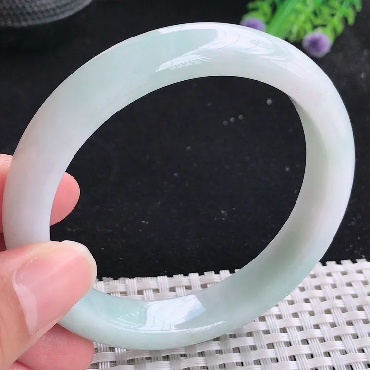 自然光60.5/12.8/8.5老坑秀气温润月光白手镯大圈口翡翠玉镯美人镯