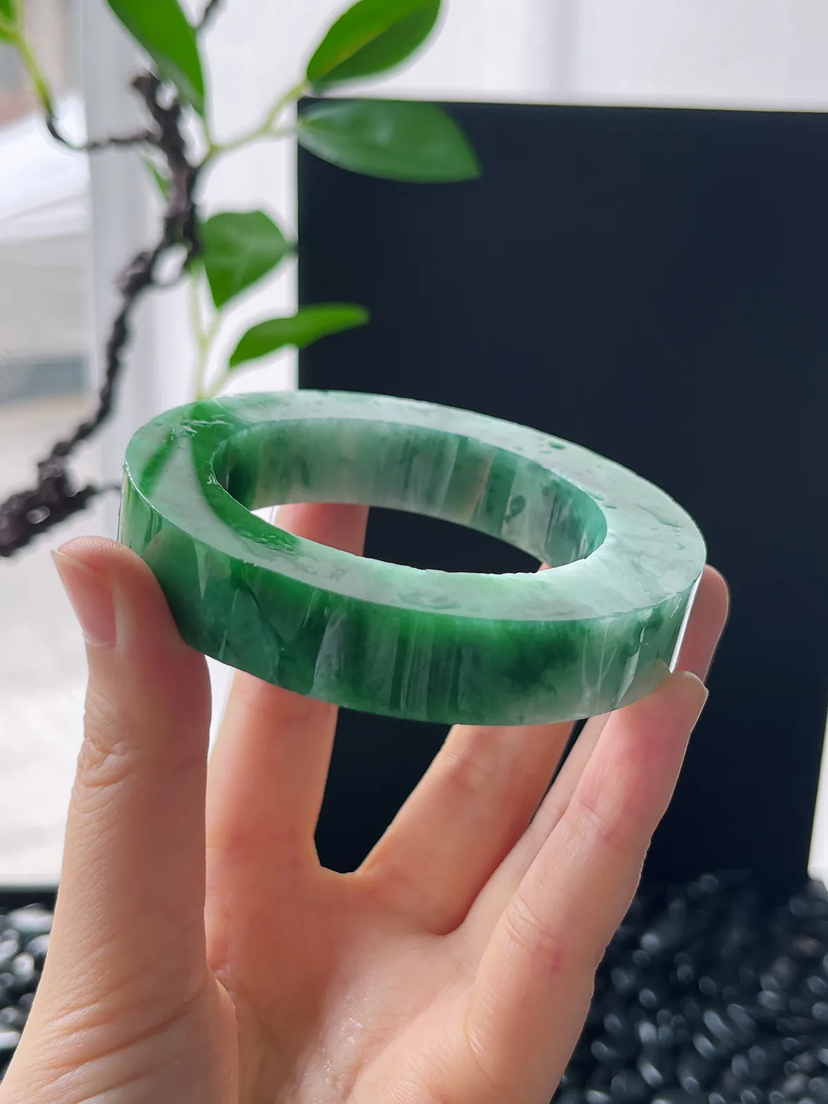 翡翠镯饼，⭕️正圈最大做57，圆条最大做53；最小做50.5