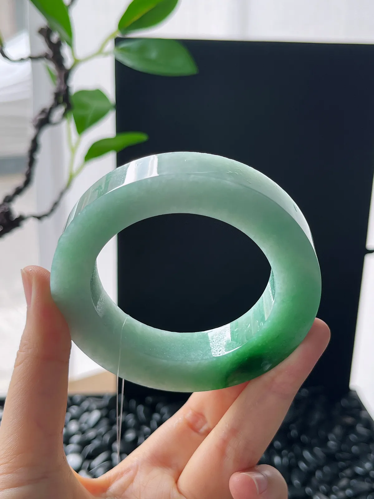 翡翠镯饼，⭕️正圈最大做57，圆条最大做53；最小做50.4