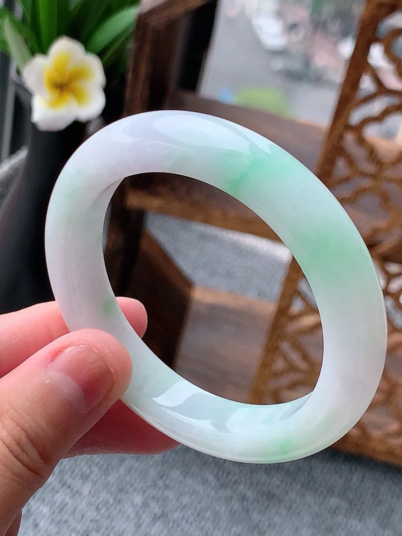 a货翡翠老坑春彩紫罗兰飘绿正装正圈手镯51-52小圈口 尺寸51×10.4×8.5mm 重量49.23g 0617