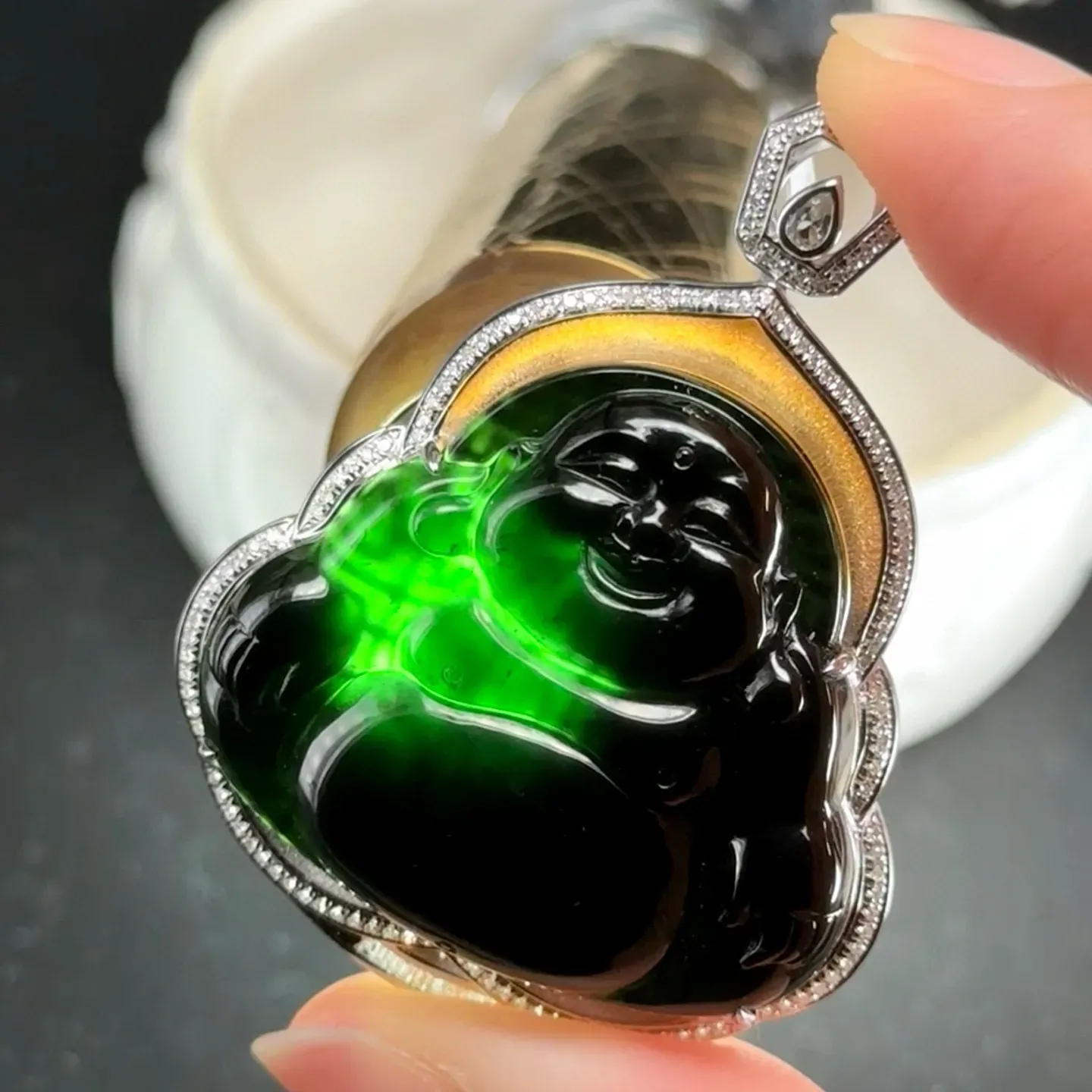精品18k墨翠大肚佛 种好色正 黑度极好 打灯通透 油性十足 尺寸45.9