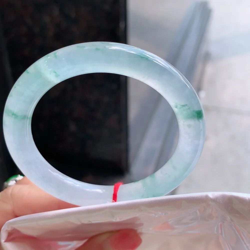 圆条冰玻飘花 无瑕 尺寸:51.6/8.8 花美 种水好