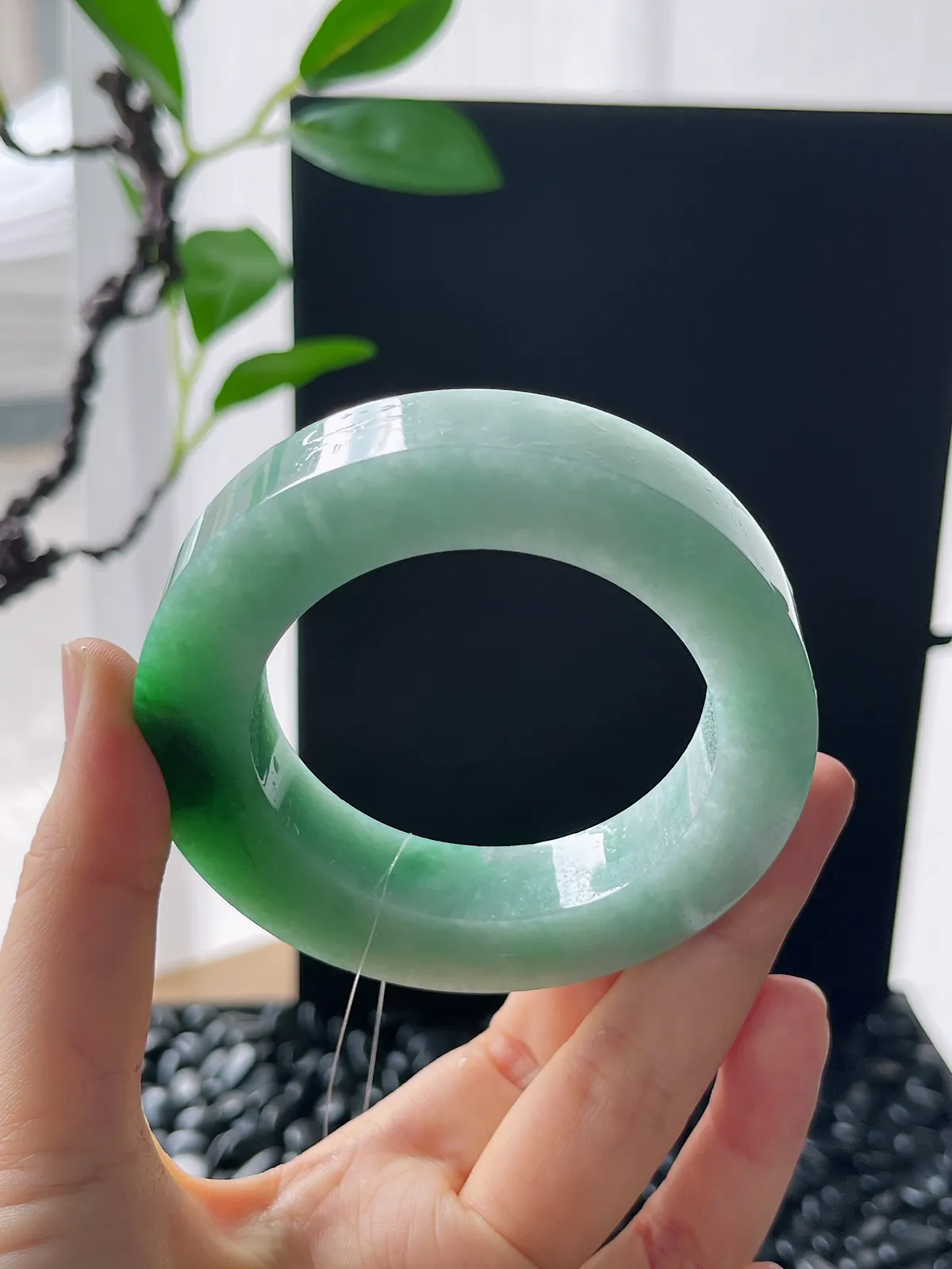 翡翠镯饼，⭕️正圈最大做57，圆条最大做53；最小做50.4