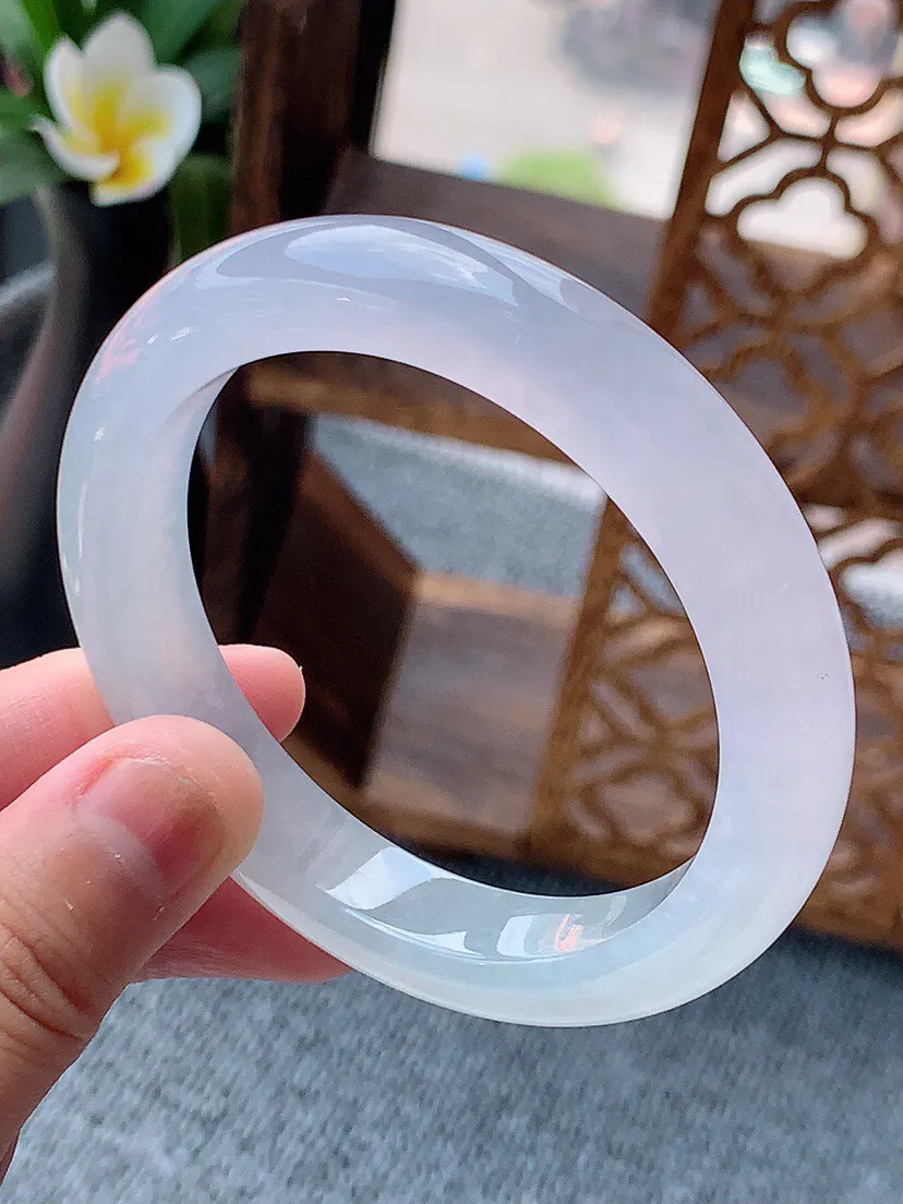a货翡翠老坑冰种白月光正装正圈手镯54-55圈口 尺寸54.8×10.5×8.4mm 重量52.60