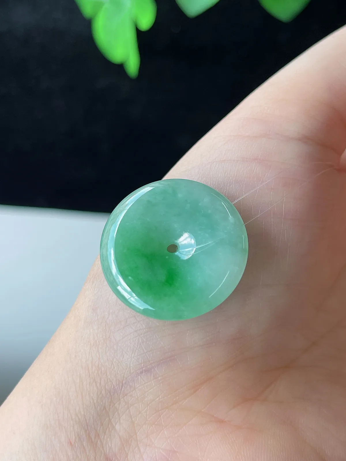 翡翠冰糯种浅绿色平安扣
