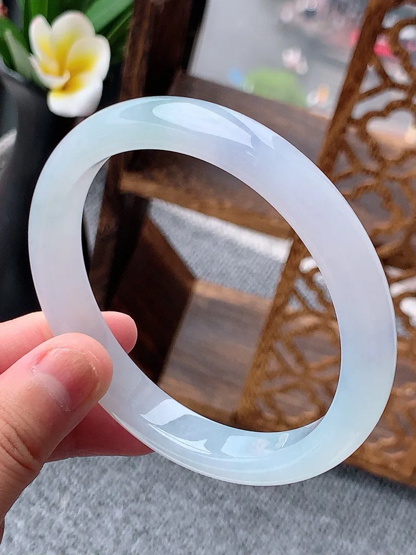 a货翡翠老坑淡紫罗兰正装正圈手镯63-64大圈口  尺寸63.5×10.6×7.5mm 重量55.0