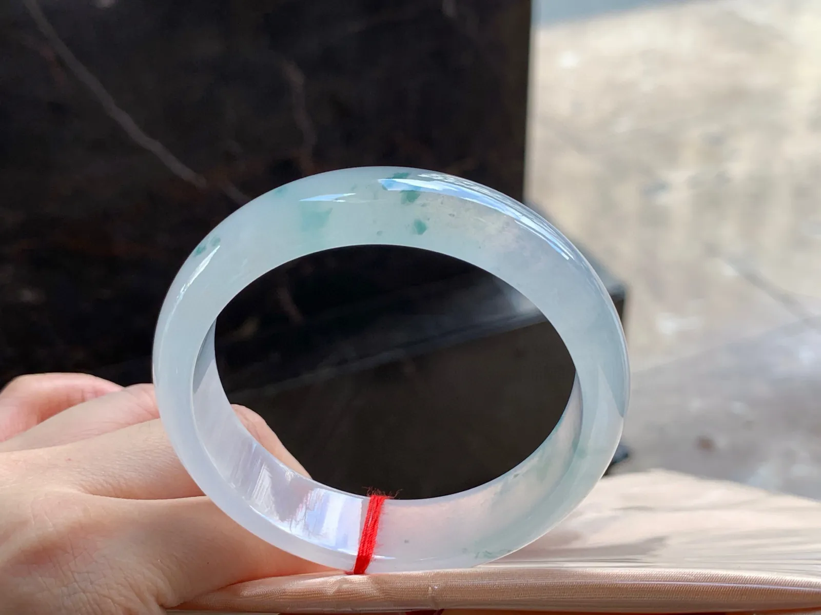 冰种飘花手镯
种老58.2/15.6/8mm