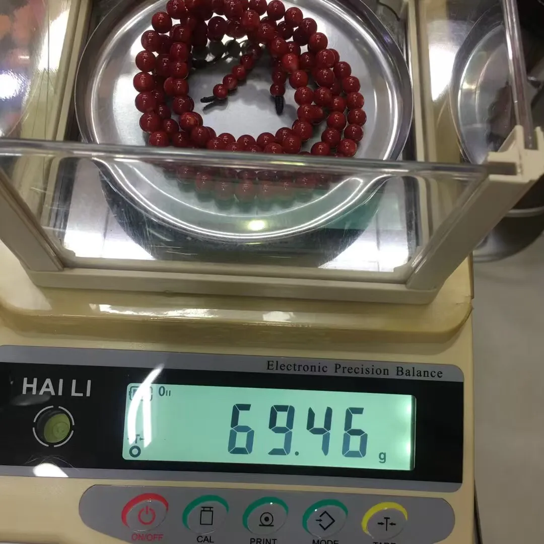 【天然日本阿卡牛血红珊瑚8mm大圆珠108粒佛珠链】项链手链两用款！️遇不可求！日本产地，阿卡材料，牛血红颜色，光泽柔润透亮，直径约7.9-7.1mm，重量69.46克，珊瑚本为佛教珍宝，来自深海千年生长，有生长纹，属于有机宝石，气场强大，稀少珍贵！每粒均为天然无添加无修补！少虫眼少白芯！收藏精品！传承宝贝！