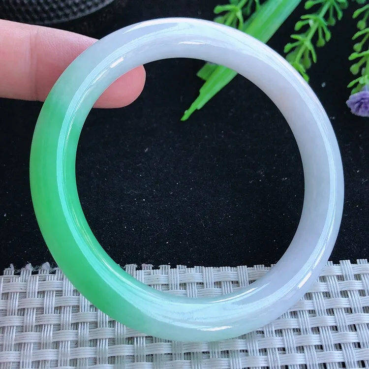 自然光55/9.1/9.2老坑冰润起胶飘阳绿圆条手镯翡翠玉镯美人镯
