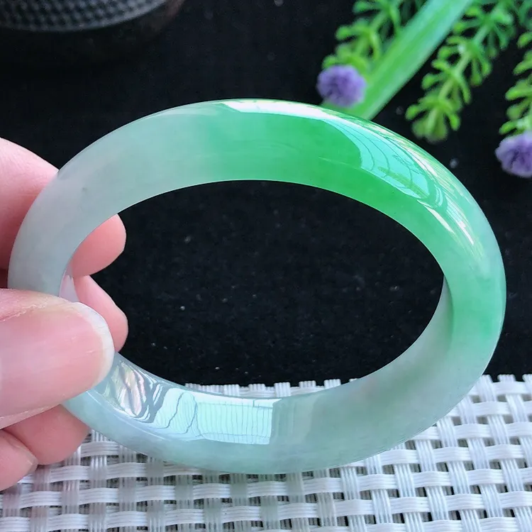 自然光51.5/44/12.6/7.6老坑冰胶水灵飘阳绿贵妃手镯小圈口翡翠玉镯美人镯