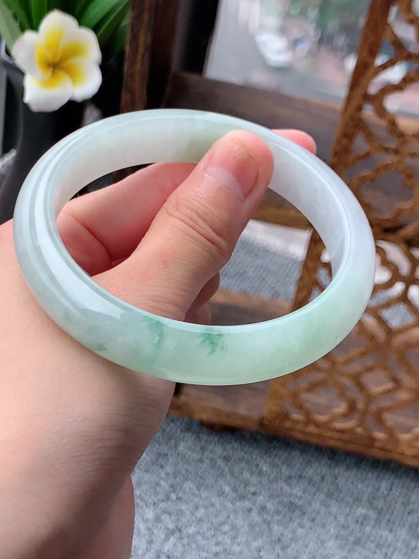 a货翡翠老坑飘花正装正圈手镯62-63大圈口 尺寸62×12.7×8mm 重量65.70g 0617