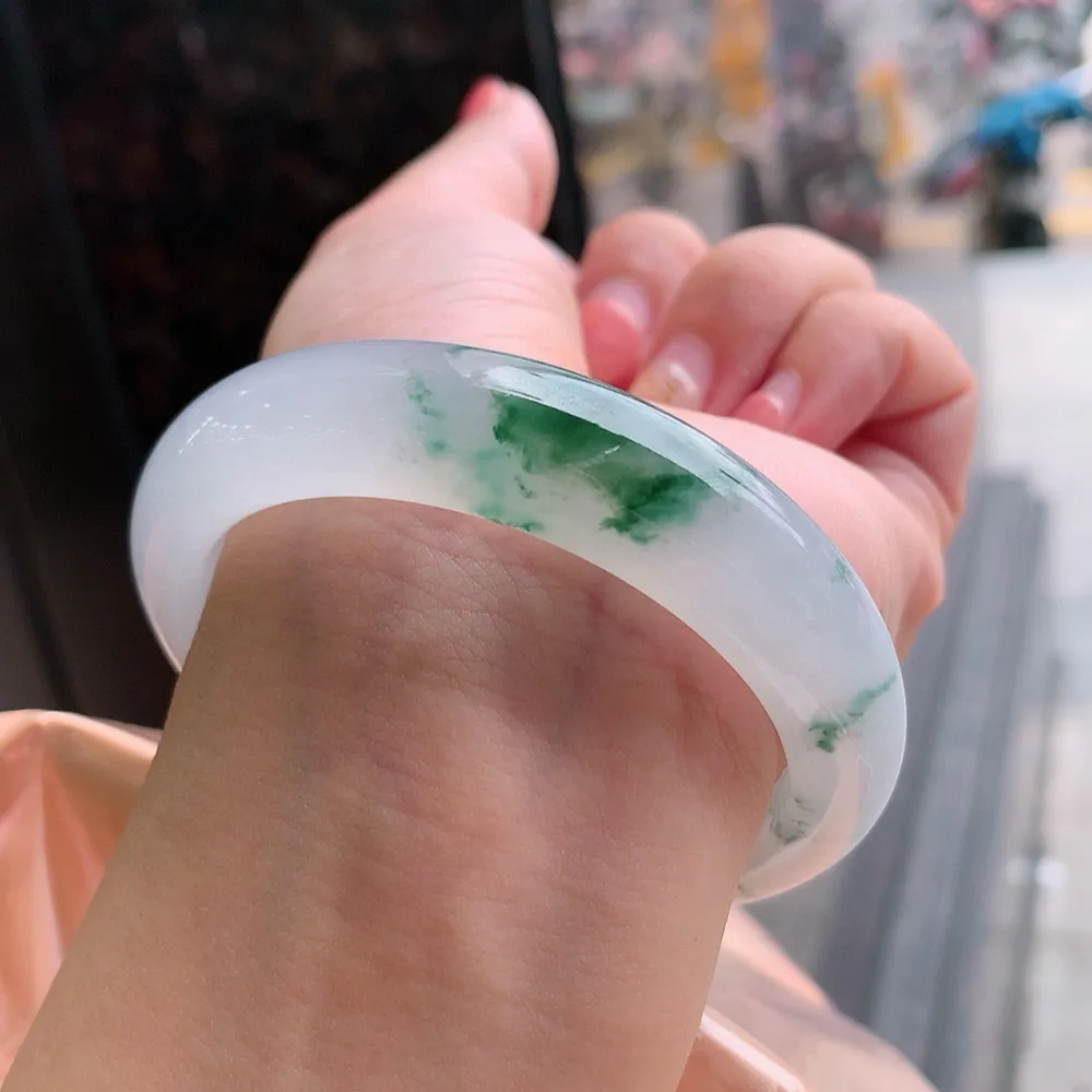 正圈高冰飘花 无瑕 尺寸:55.3/13.5/8.8 花美 种水好