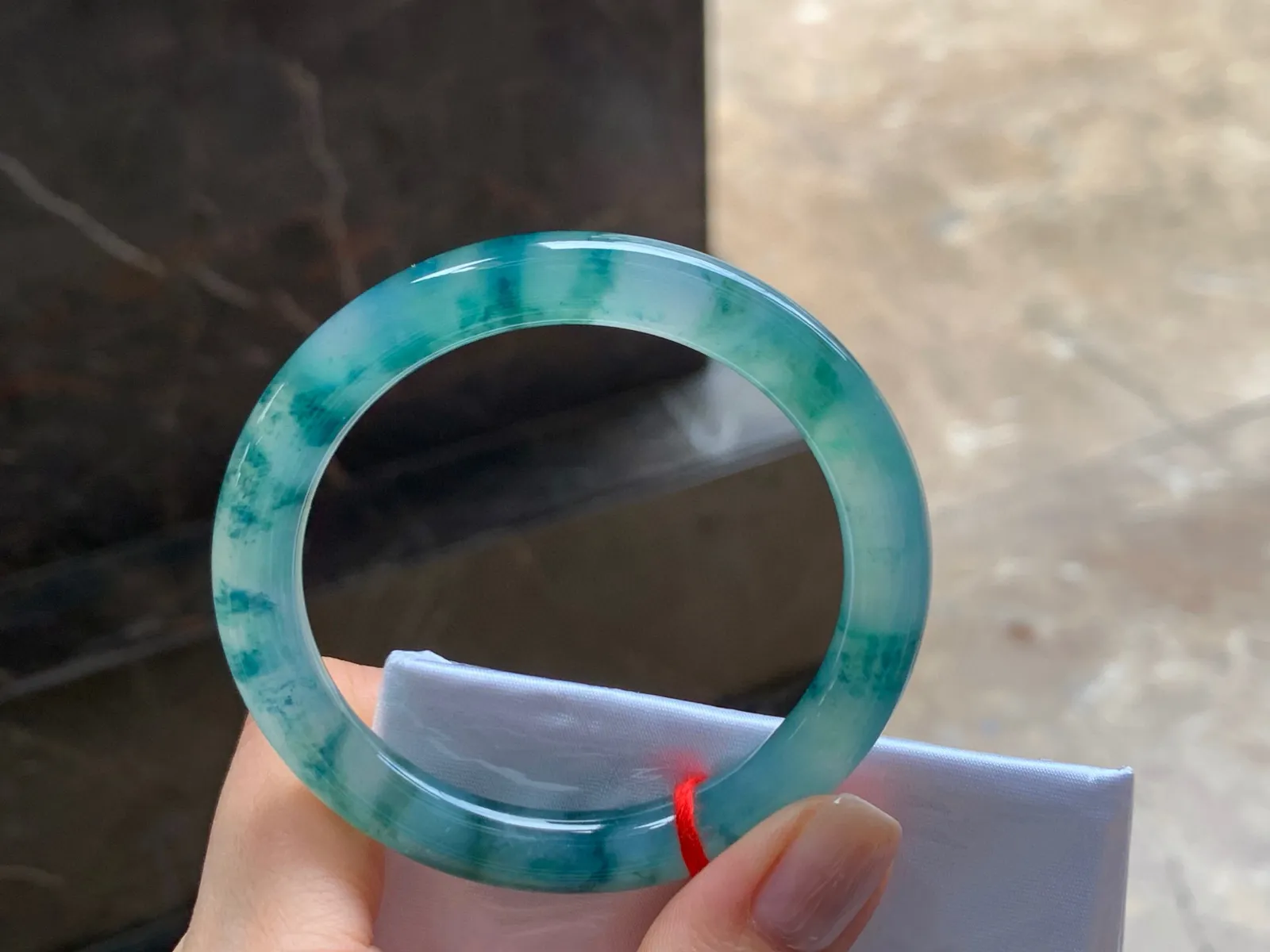 冰种飘花细圆条手镯
种好50.4/7.9mm