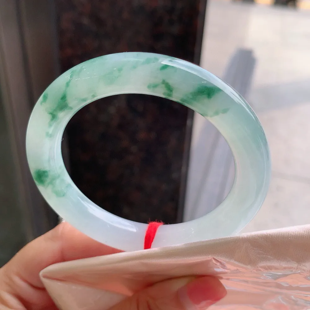 圆条高冰飘花 无瑕 尺寸:54.8/10.2 花美️️